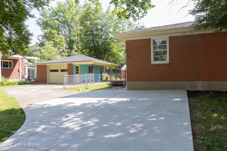 Listing Image 28