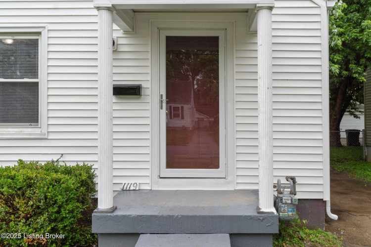 Listing Image 4