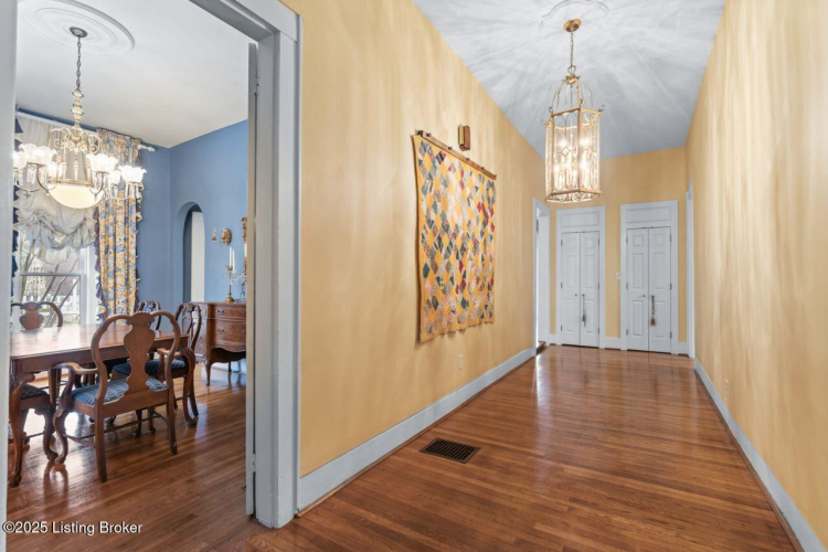 Listing Image 33