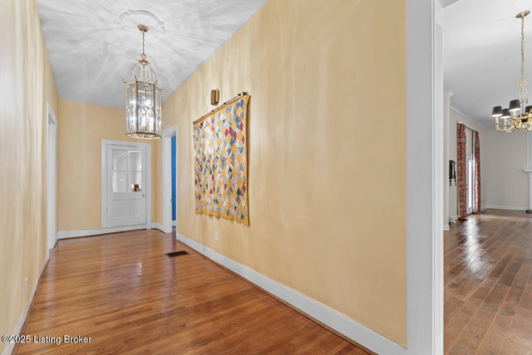 Listing Image 37
