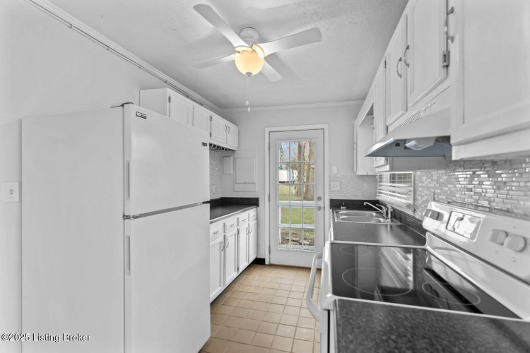 Listing Image 76