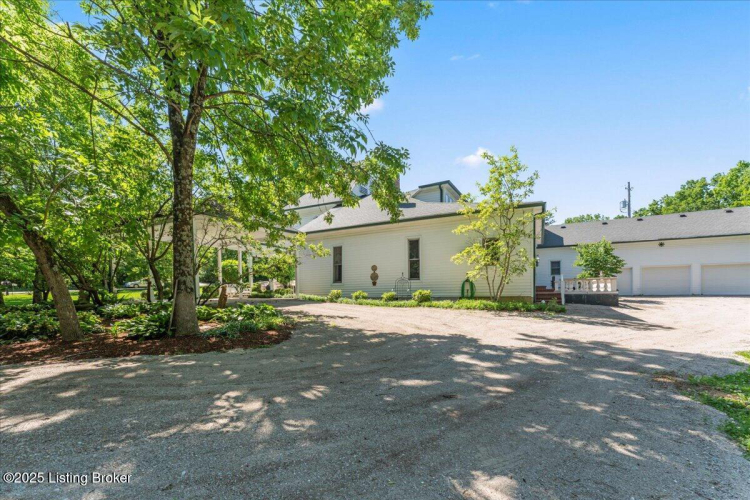Listing Image 82