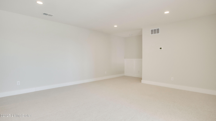 Listing Image 73