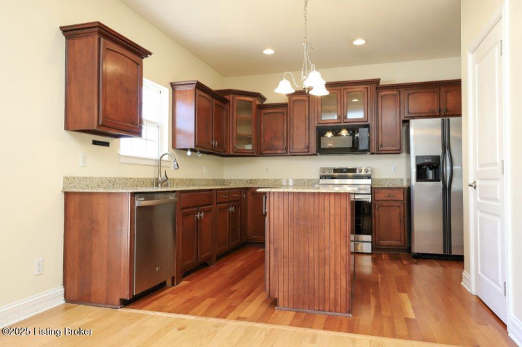 Listing Image 15