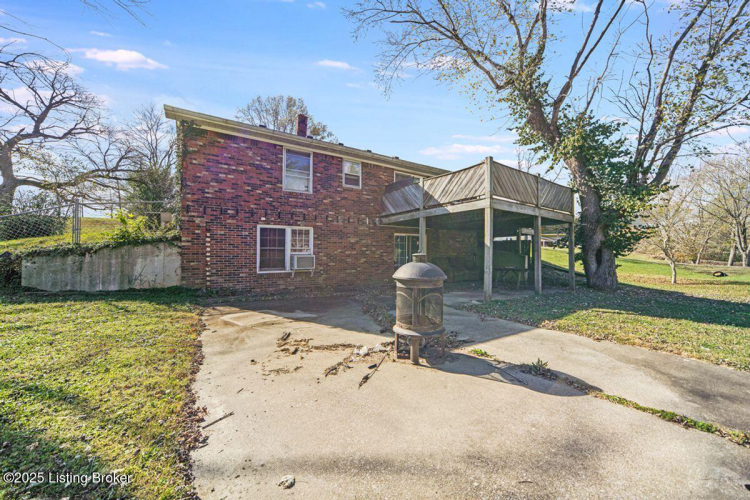 Listing Image 4