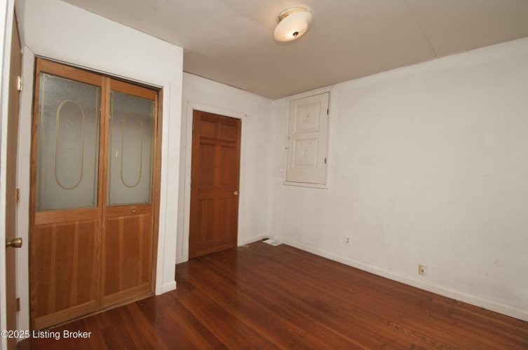 Listing Image 37