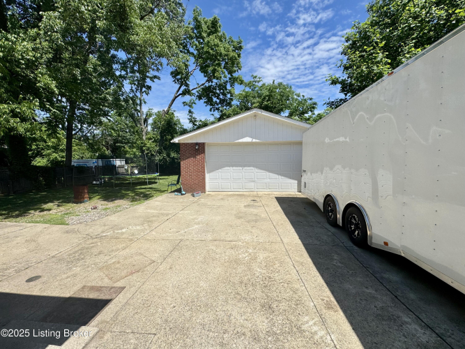 Listing Image 33
