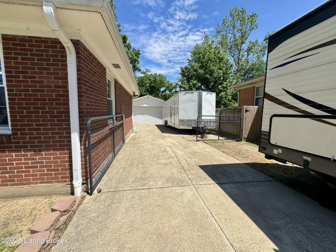 Listing Image 34