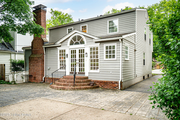 Listing Image 4