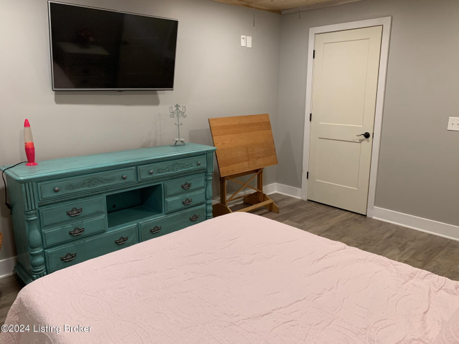 Listing Image 44