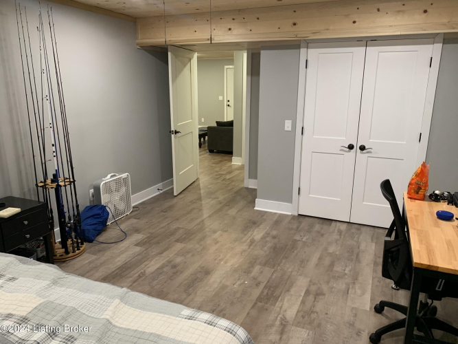 Listing Image 64