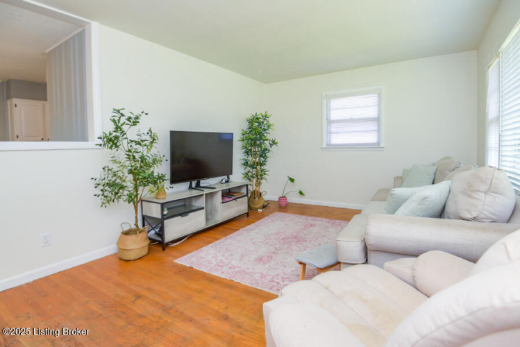 Listing Image 20