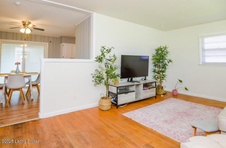 Listing Image 22