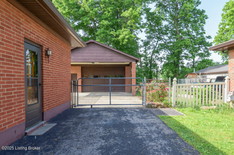 Listing Image 47