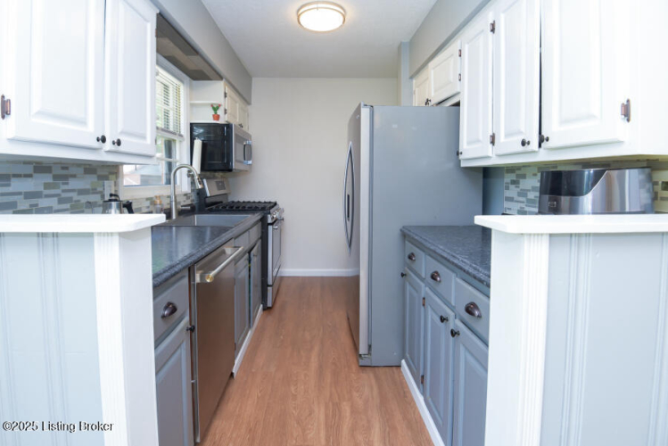 Listing Image 9
