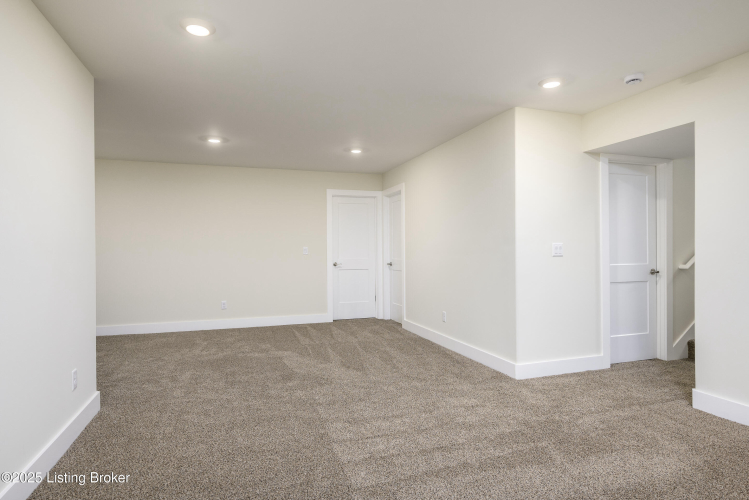 Listing Image 58
