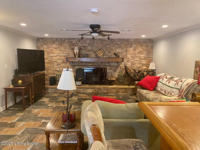 Listing Image 46