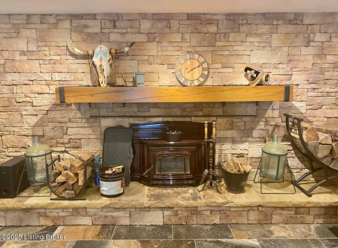 Listing Image 48