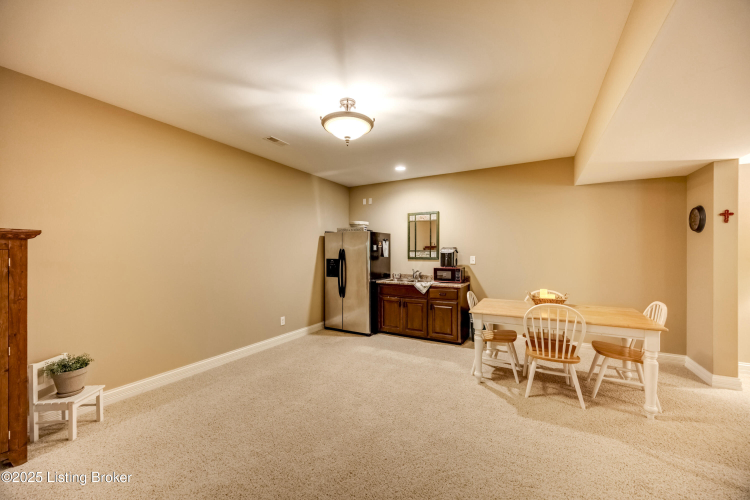 Listing Image 102