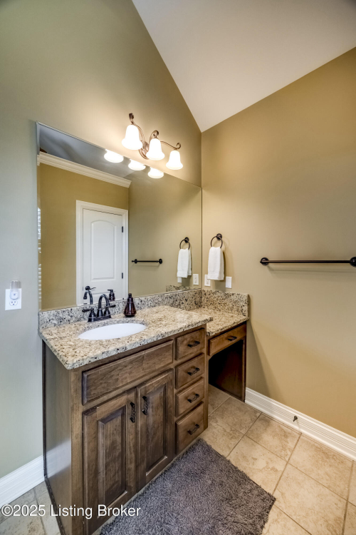 Listing Image 59