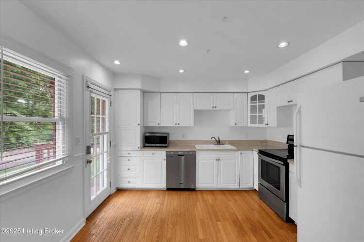 Listing Image 19