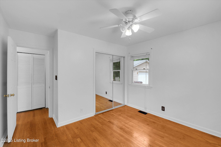Listing Image 28