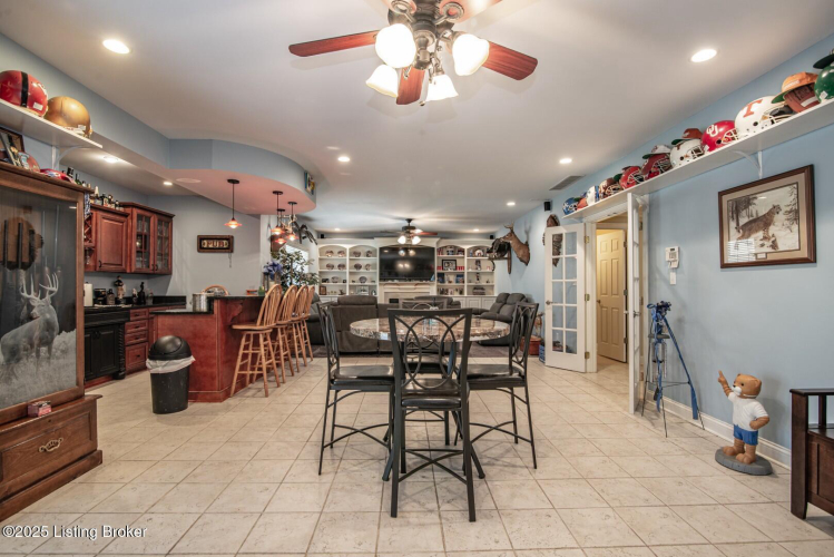 Listing Image 64