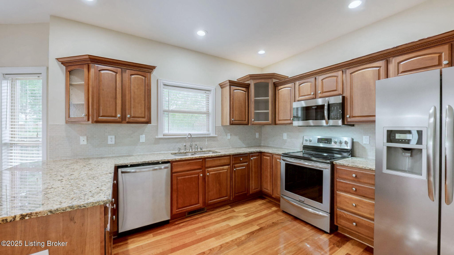 Listing Image 14