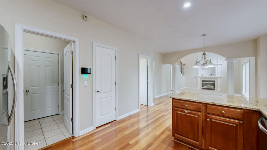 Listing Image 15