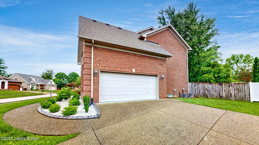 Listing Image 52