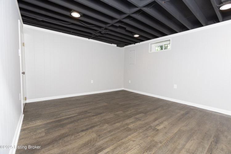 Listing Image 33