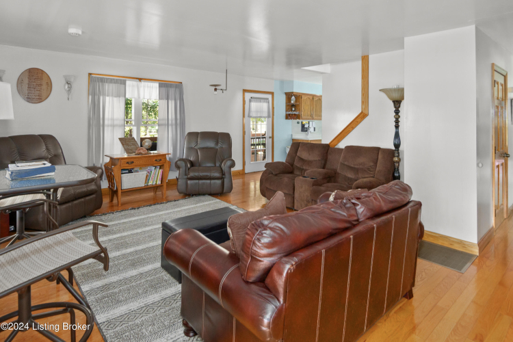 Listing Image 16