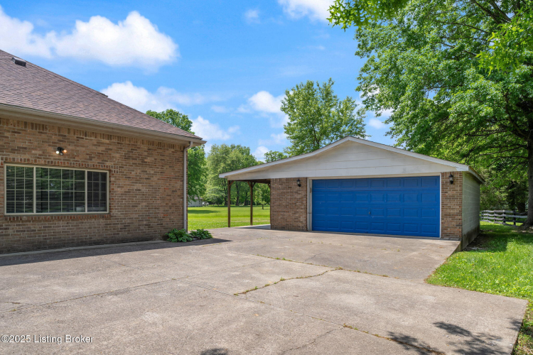 Listing Image 58
