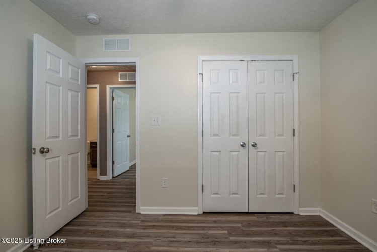 Listing Image 37