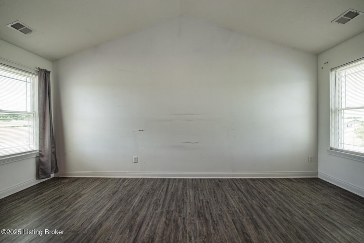 Listing Image 45