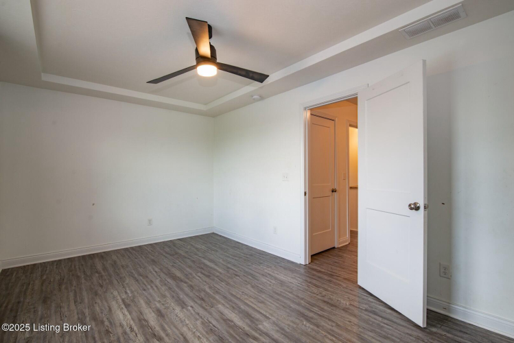 Listing Image 59