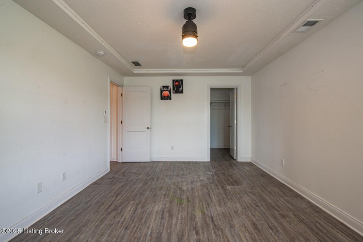 Listing Image 63