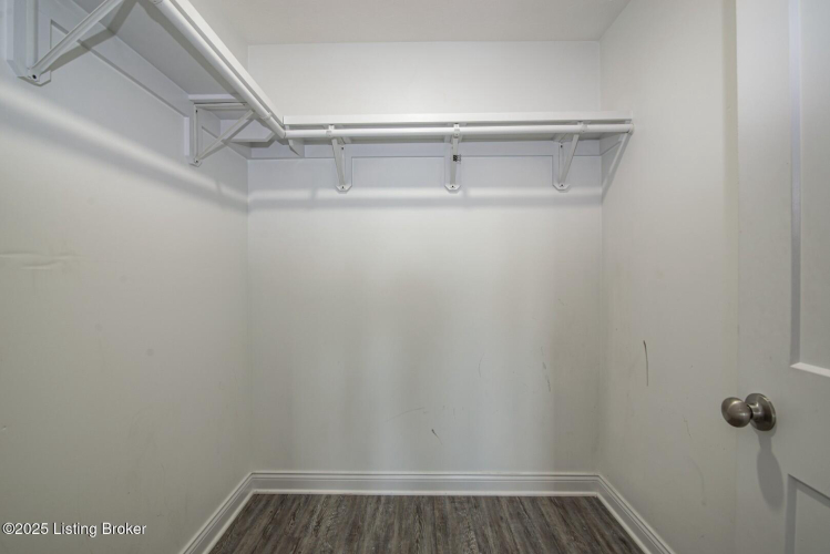Listing Image 64