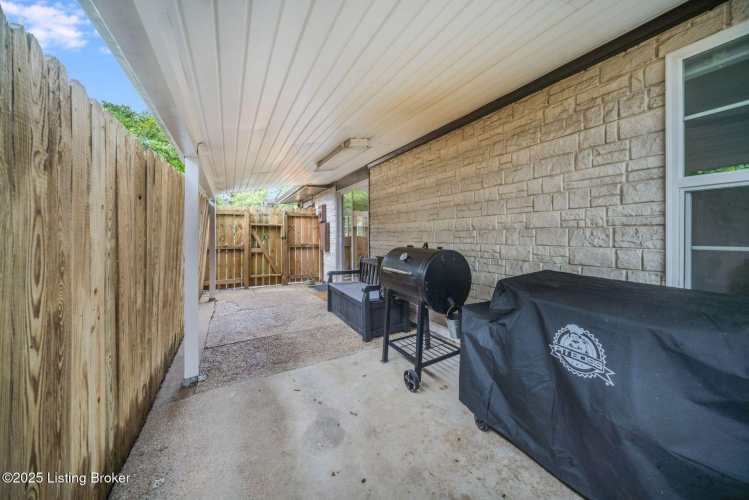 Listing Image 16