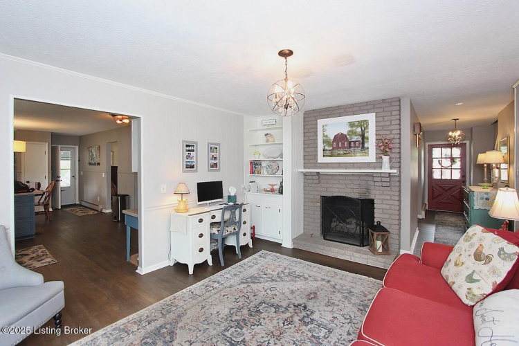 Listing Image 11