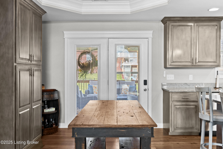 Listing Image 18