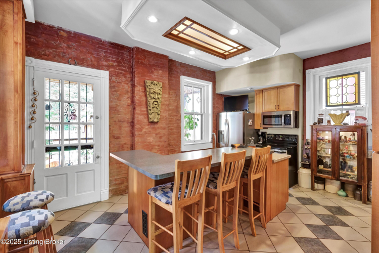 Listing Image 19