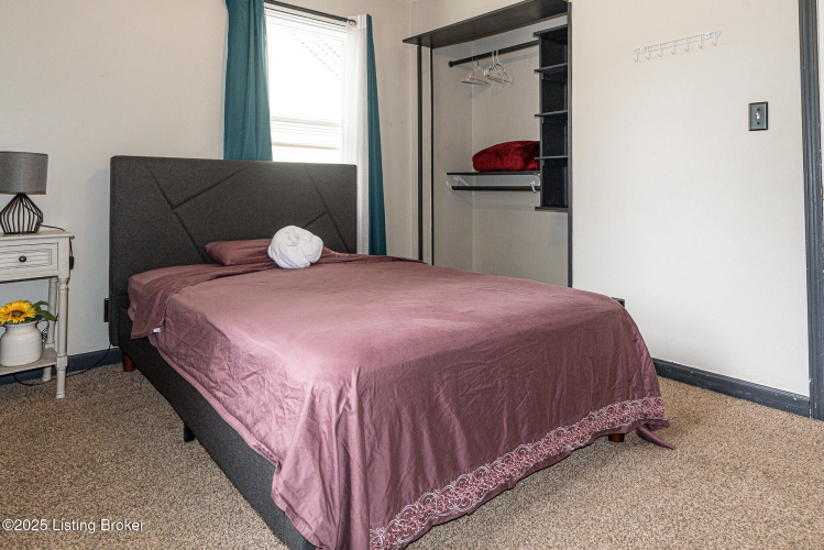 Listing Image 12