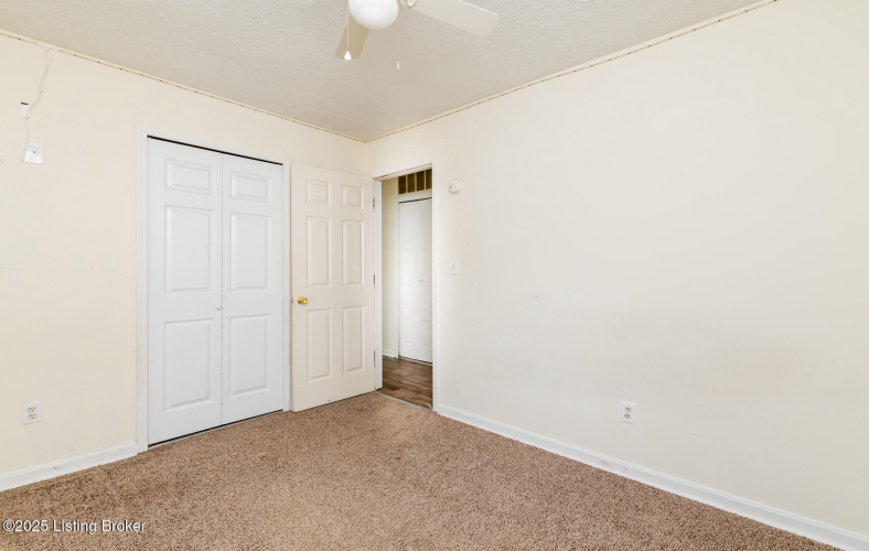 Listing Image 24