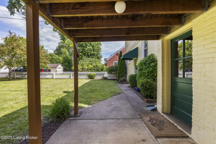 Listing Image 16