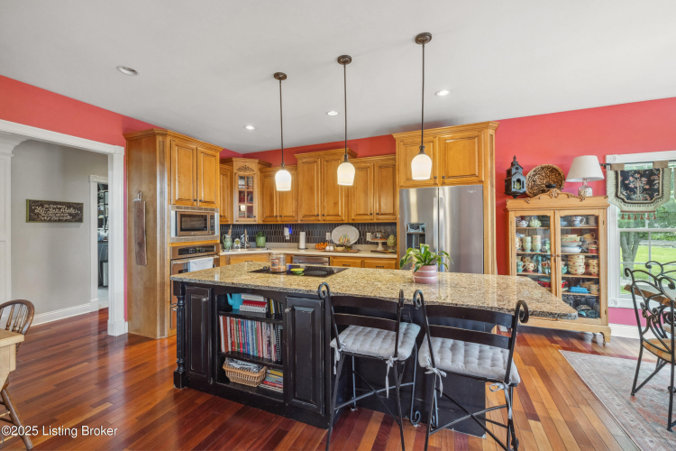 Listing Image 11