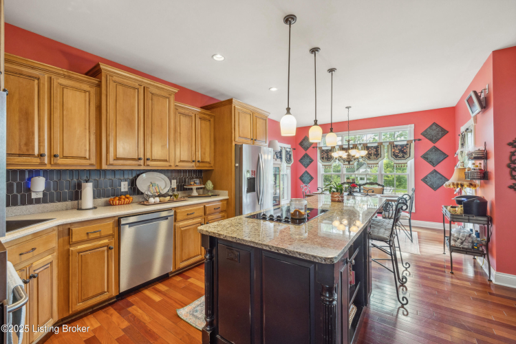 Listing Image 12