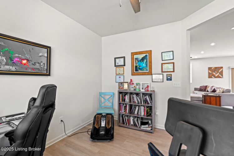 Listing Image 18