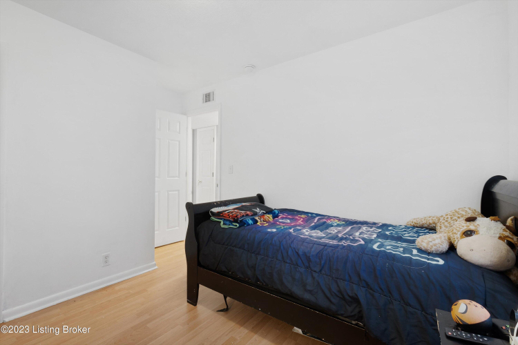 Listing Image 18