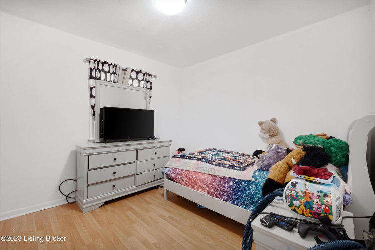 Listing Image 20